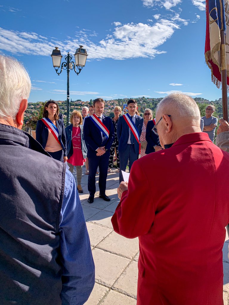 FaliconAvenir's tweet photo. C’est avec plaisir que nous avons reçu Monsieur le Député @CedricRoussel06 à l’occasion de la cérémonie de l’appel du 18 juin, en l’honneur du Général de Gaulle. Une première rencontre chaleureuse entre la nouvelle équipe municipale et Monsieur le Député. https://t.co/C7ef2WRywc