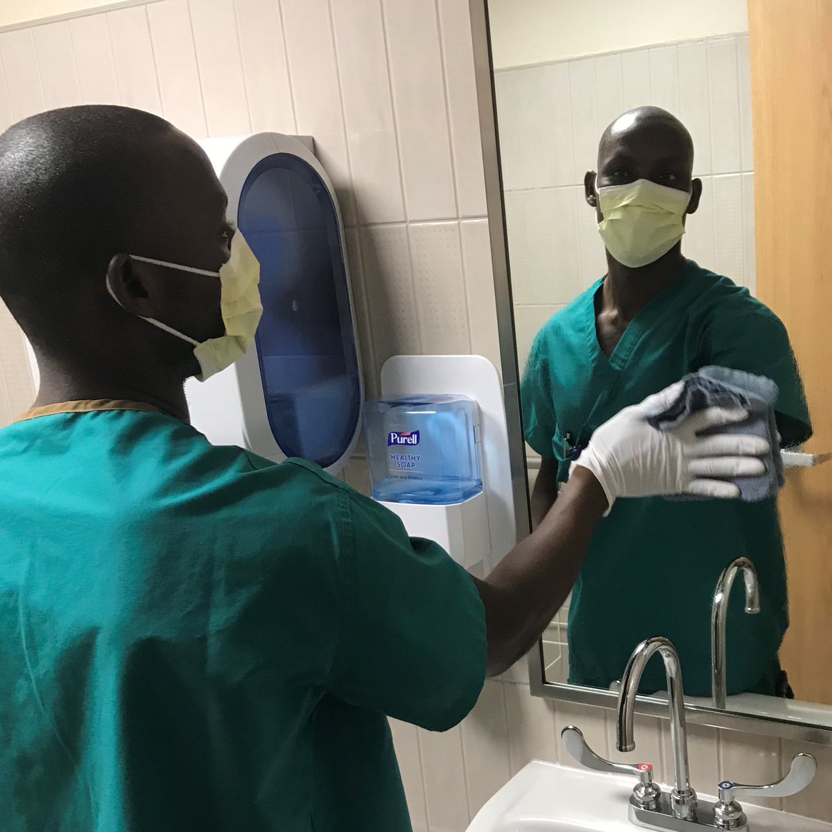 AlbanyMed's tweet image. Congrats to Albany Med patient support associate Omar Kane, the June honoree for @Medline #WorksofHeart, a national program recognizing those who positively impact #healthcare every day. Read more and watch a video honoring Omar here: bit.ly/3fCVtPo