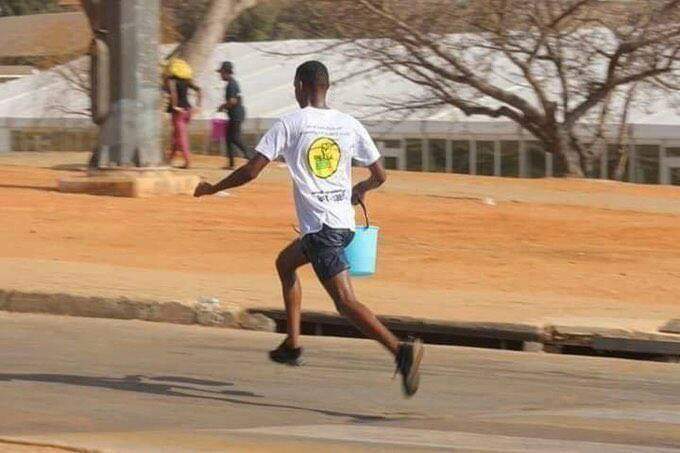 MELO_MPOWER's tweet photo. @MbuyiseniNdlozi Running to delete the tweet 😂😂😂😂 https://t.co/70I7oYPNYY