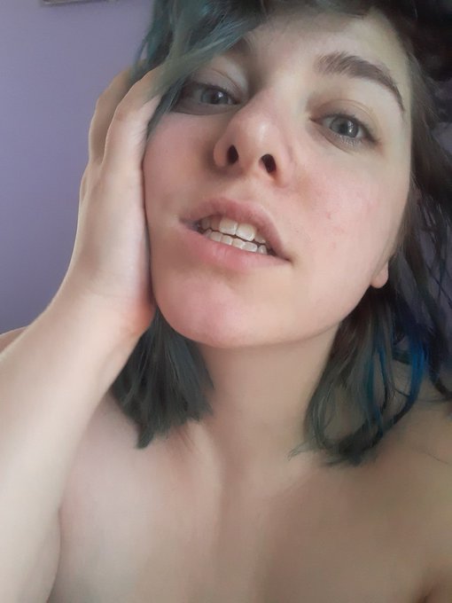 Who needs hairspray when you can just wake up like this? 🙄🤣 https://t.co/Vy4Q7MaCXA