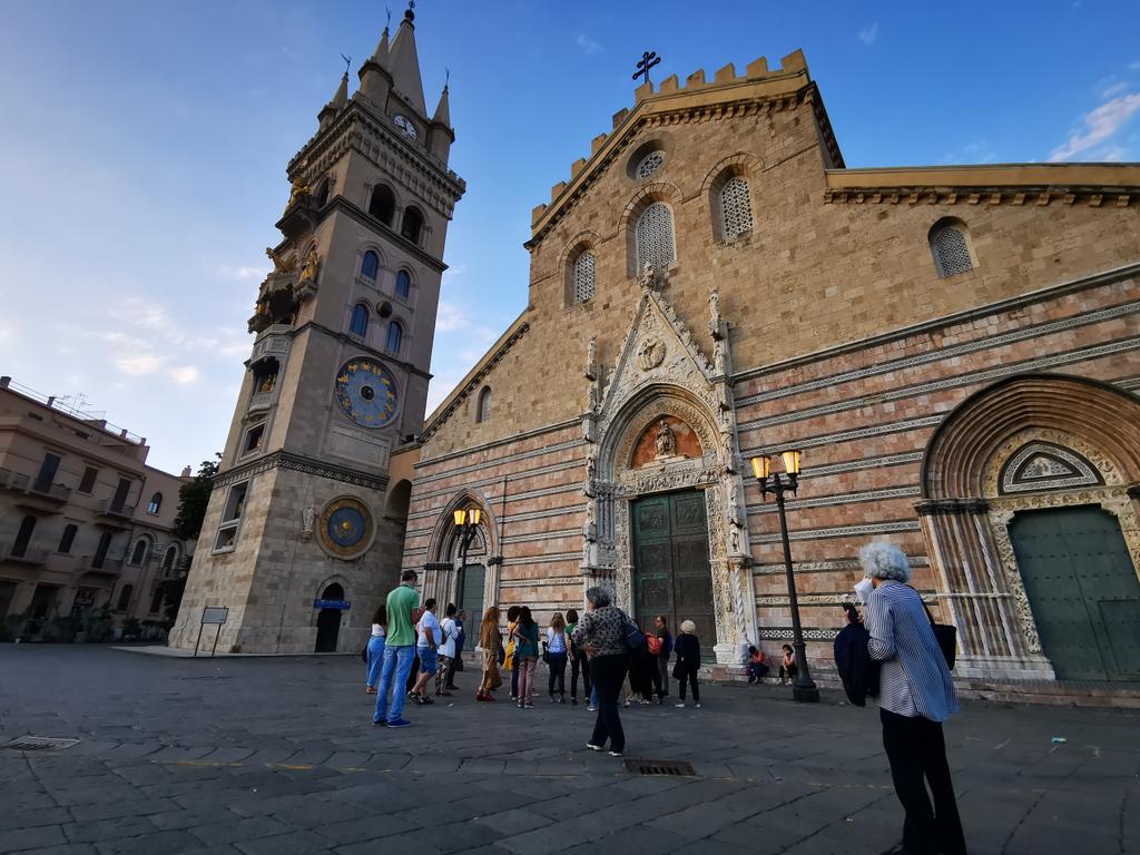 Another #localtour discovering the Cathedral of Messina⛪.
Check out our website discovermessina.com to find all our #experiences and #activities.
#restartwithlocals #localtouroperator #localtourguides #experienceinsicily #experiencediscovermessinasicily
#tourismindustry