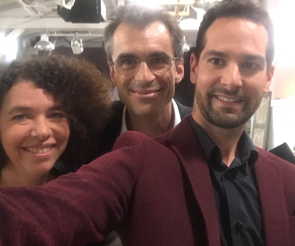 Clap de fin de tournage de l’émission Philosophie pour Arte. Un plaisir d’échanger avec Meriem Korichi et <a href="/Enthoven_R/">Raphaël Enthoven 🎗️</a> sur le thème du mensonge !  #philo #mentalisme #spectacle #debats