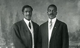 WCArchivesNY's tweet photo. James and Walter Bridges were the first African-American real estate brokers in Mount Vernon, 1917
(photo courtesy WCHS)
#ThrowbackThursday #MyWestchester #AfricanAmericanHistory https://t.co/ufe6c7gWgY