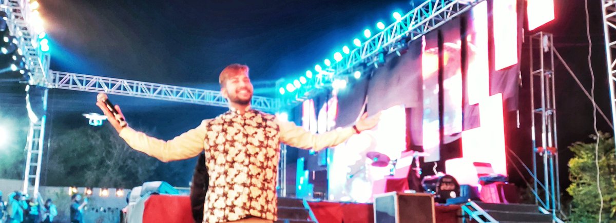 viennaytiwaarri's tweet photo. @TajMahalMumbai I'm an anchor &amp; since childhood always wanted to brush up my skills &amp; want to entertain by voice
#DadTaughtMe that consistency is the key
Never stop practising
I used to feel shy while going on stage
But now can entertain thousands of people with more confidence #TajmahalPalace https://t.co/Yr3cDWbMBW