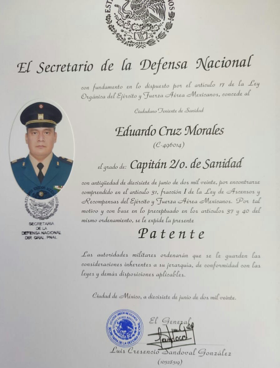 PrimeroMilitar's tweet photo. El Tte.Snd. EDUARDO CRUZ MORALES Jun. 2020, asciende a Cap.2/o de Snd. por Mérito Militar y Patentar  LA TERAPIA PULMONAR CON OXIGENO A ALTA TEMPERATURA, contra el COVID-19., excelente descubrimiento enhorabuena, México destaca a nivel mundial. https://t.co/Qn4NaZ3WoZ