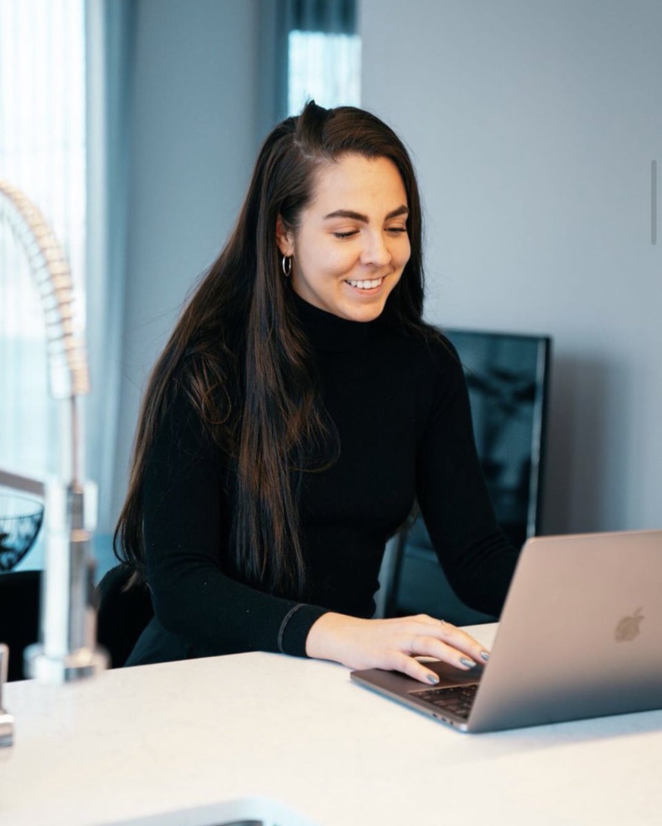 You a zoom meeting? 😏 All our apartments offer high speed internet! #griffintown #griffintownhotel
