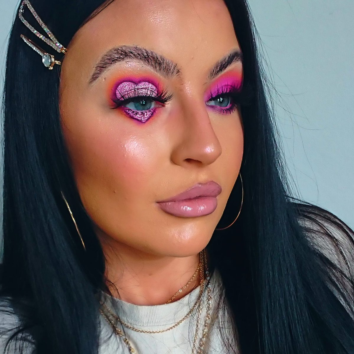 chelsmuaaa's tweet photo. Heart Eyes 😍
Full product list - https://t.co/QdFCjjcZ4U
@Illamasqua #skinbase @bperfectcosm XL Carnival Pro
@plouiseacademy Base Shade 2, Blank Canvas & Raver
@OFRACosmetics - Rodeo Drive
@lagirlmakeupuk - Brow Pomade & Concealer https://t.co/3dnFJTZF73