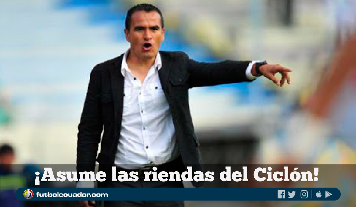 futbolecuador's tweet photo. 🔷 ENTÉRATE 🔷
➡️ 🌪 #CDOlmedo presentó como su nuevo entrenador a 👨🏫 #GiovannyCumbicus, ex DT del #MushucRuna y #LDUL https://t.co/jluRaDWx9Y ⬅️ https://t.co/ak6YCtqgym