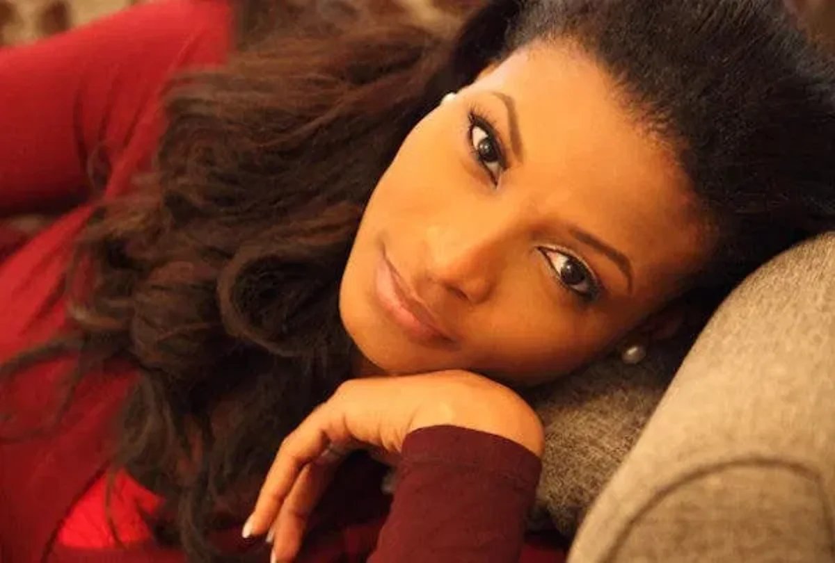 ogbeche's tweet photo. Ibidunni, 
How ironic was your name 
You signified "Joyful or delight to have birth"
But you struggled all your life to have ‘birth’
In your pain, you gave others gain.
Ibidunni,
You were rarest of the rare
You glowed more than a billion stars
You were the STAR!
#ibidunniighodalo https://t.co/6DwPecQQZQ