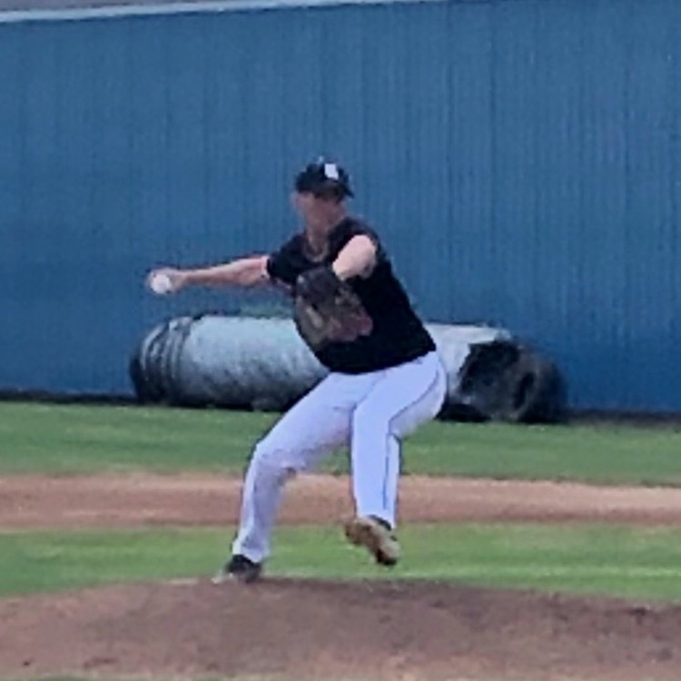 Renegades2122's tweet photo. @OEHSbaseball '21 @Cj80J CJ Jensik picks up the W in South Bend yesterday with a strong 1st outing of the summer: 4 IP, 1 ER, 1H, 2BB, 8K. Both walks came late in his 67 pitch outing, and he got himself out of the jam with a K out to strand 'em. https://t.co/hZ8GZpHaD6