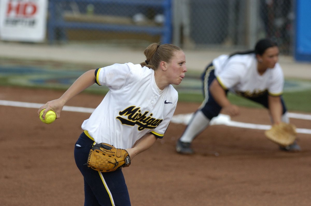 umichsoftball's tweet photo. Ritter Mows Down Demons, Leads Wolverines to WCWS Win.

RECAP » https://t.co/HnsNGUXIbC

#WCWS2005 | #GoBlue https://t.co/6FargaLho6