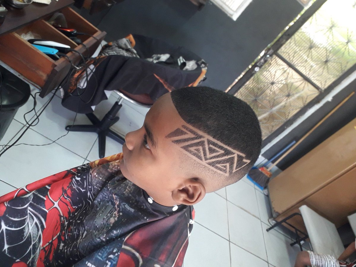 VictorHs21's tweet photo. De onde nada se espera, que vem as maiores surpresas 🙌🏽❤️ #BarberShopDovt 
#fade #divulga #freestyle #tribal #regua #prosperidade 
@corteretolandia 
@eumandojaca 
@corte_dojaca https://t.co/jKKOukVurU