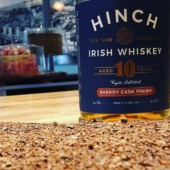 A little 10 Year Old HincH Whiskey in our Gentlemans Brownies available for Fathers Day...
#ballynahinch <a href="/hinchdistillery/">Hinch Distillery</a> #whiskey #whiskeypairing #brownies #hollyscoffee