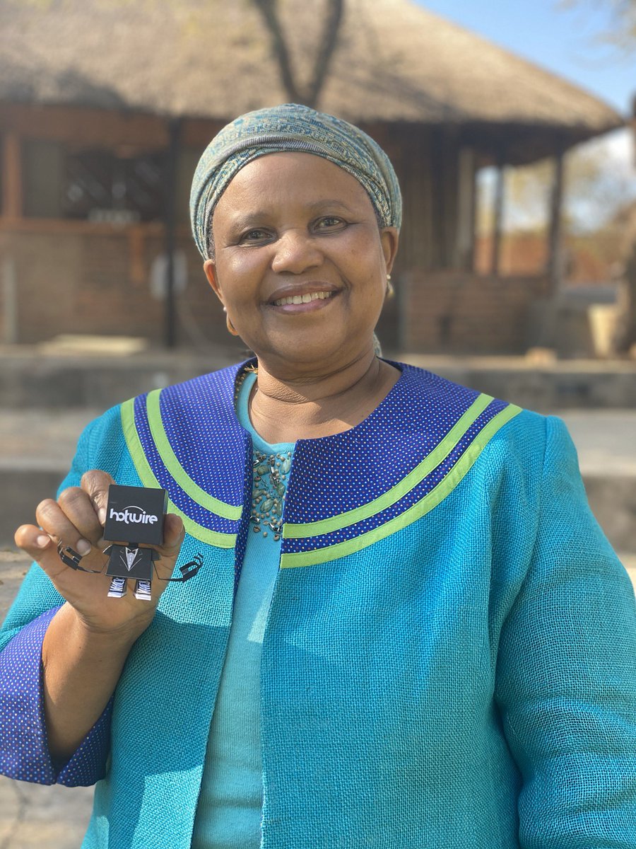 HotwirePRC's tweet photo. Mme Kgosikgolo Mosadi Seboko is the 1st female chief in Botswana’s history. She continues to speak openly about her experience as a survivor of domestic abuse, the role it plays in the spread of HIV &amp; its effect on women and girls. Honoured to have met her today! #AReBueng https://t.co/FSNmyhOpUs