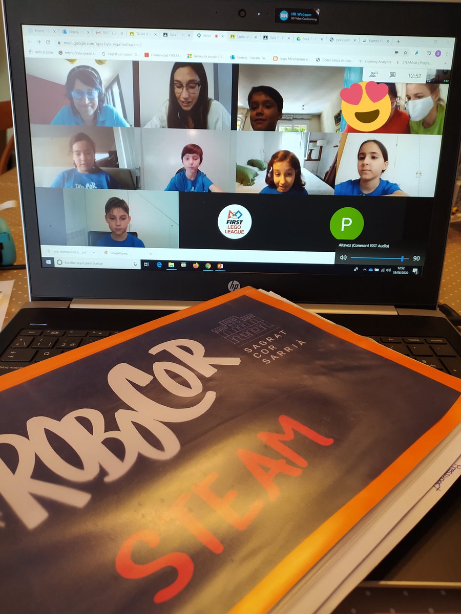 SusannaTuset's tweet photo. "Ningú és massa petit per canviar el món" Greta Thunberg

Han dit a l'acabar la presentació els #RoboCorHelpCity en la #FllDigitalEdition

Estic convençuda que ells el canviaran, ja ho estan fent!!

Felicitats! Sou molt grans!
Heu explicat i defensat el vostre projecte des del 💙 https://t.co/n7xymkTPmN