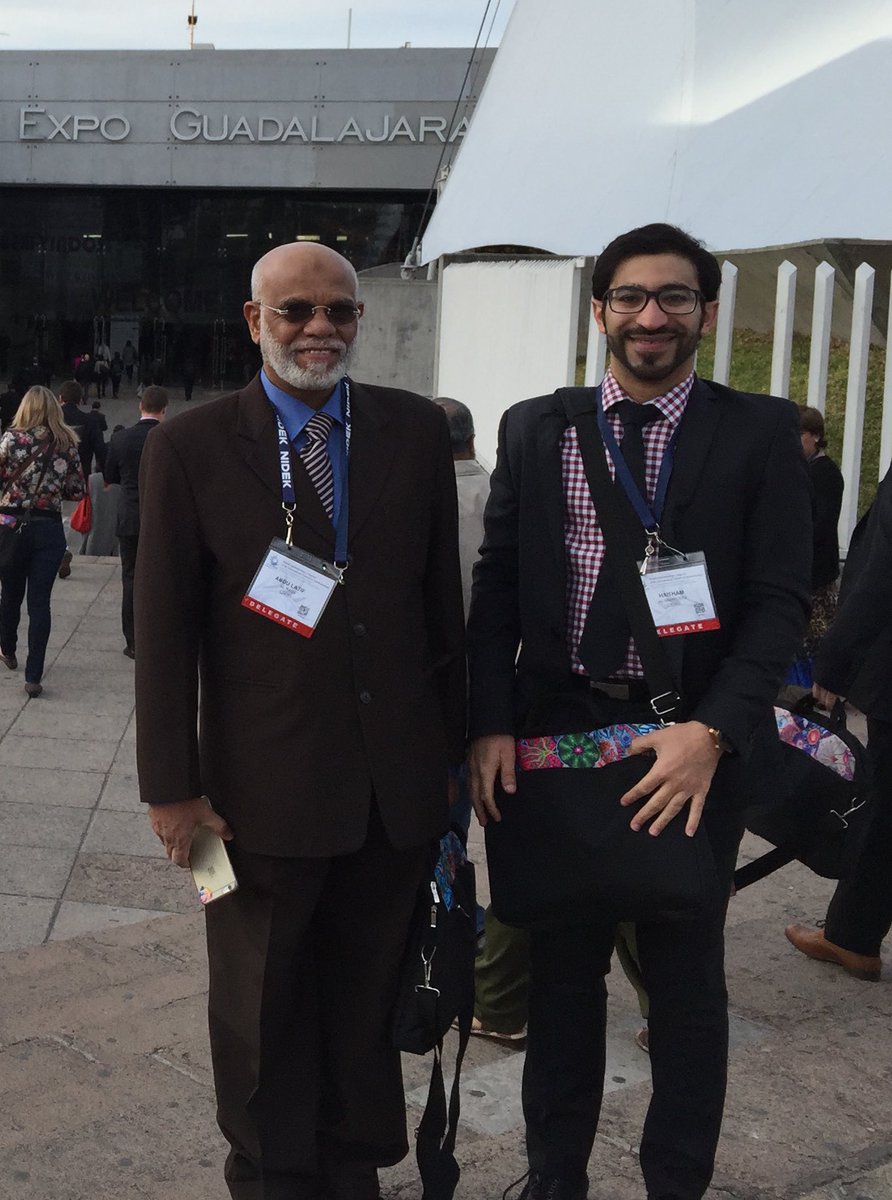 الأب الروحي لطب العيون في السلطنة، العزيز الدكتور عبداللطيف الرئيسي، يرقد في العناية المركزة بسبب #كورونا_المستجد. أَذْهِبِ البَاسَ، رَبَّ النَّاسِ، وَاشْفِ أَنْتَ الشَّافِي، لا شِفَاءَ إلَّا شِفَاؤُكَ، شِفَاءً لا يُغَادِرُ سَقَمًا. <a href="/alnahdha1972/">مستشفى النهضة</a>