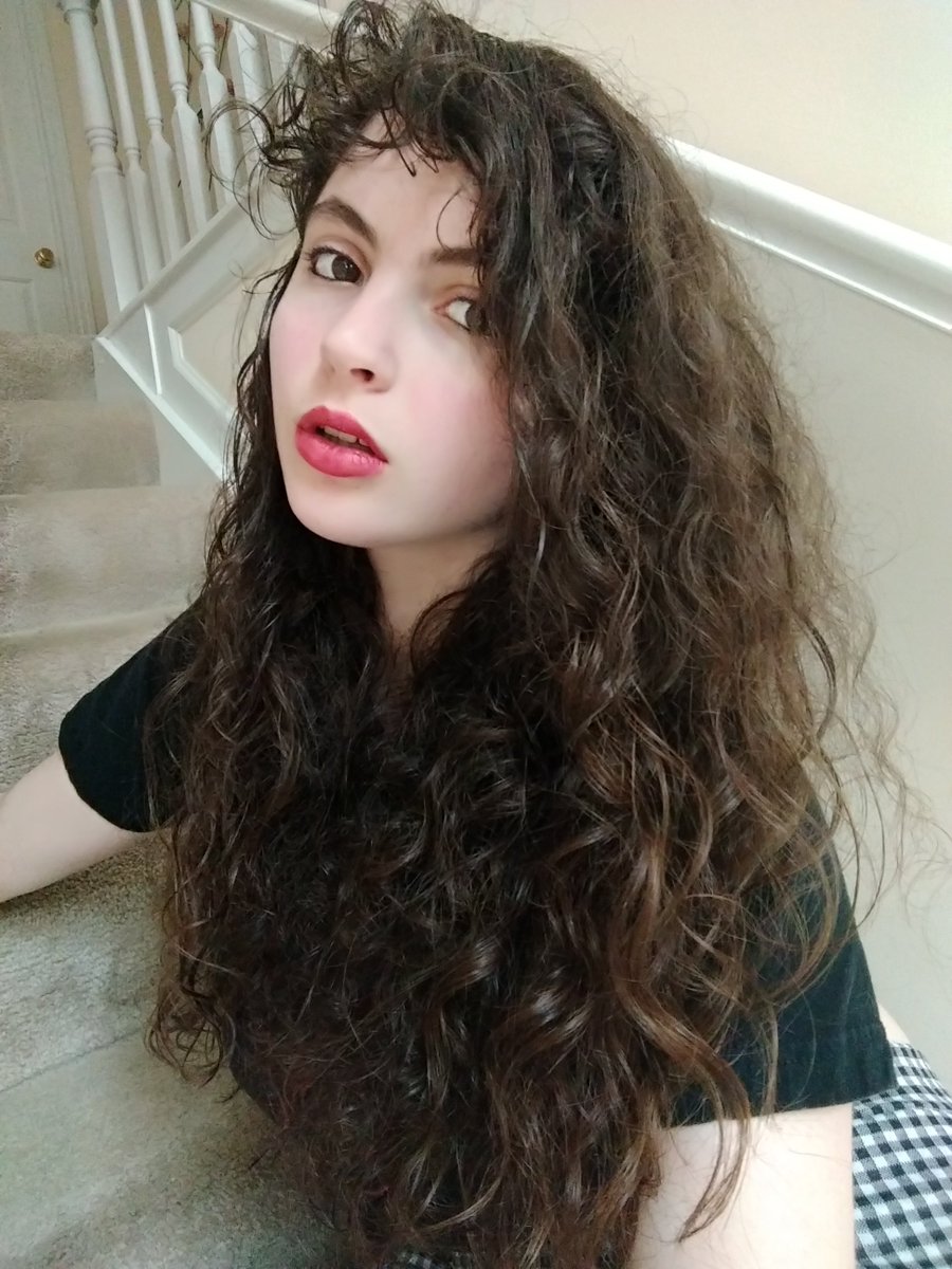 coldbrewbabyy's tweet photo. welp, there it is. The curl routine nobody asked me for.
#curls #beauty #beautytips #curlyhair #curlygirlmethod #curlroutine https://t.co/tNLfFyphFn