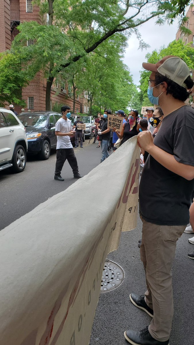 Two pics from  @nycDSA  @QueensDSA's rally outside of City Council member's  @Dromm25's apartment, as part of their Budget Day of Action. We need to  #DefundPolice and refund the people! Very inspired by these organizers, asking to  #DefundNYPD by half of their budget: $3 billion.