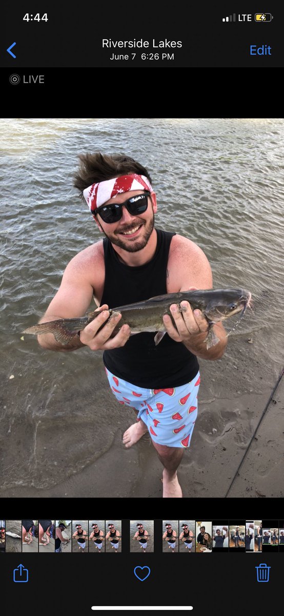 dego_rcha's tweet photo. June 18th, 2019-I WAS DISCHARGED FROM THE ICU FOR INTENTIONAL DRUG OD. SEVERE DEPRESSION, ANXIETY, ADDICTIONS

June 18th, 2020-HAPPIEST I’VE BEEN, I GOT A GIRLFRIEND WHO SUPPORTS ME, A JOB IN FAMILY SERVICES &amp; JUVENILE PROBATION

2 PICS TAKEN THIS JUNE. THIS IS GENUINE HAPPINESS https://t.co/9Mf6atTu3l