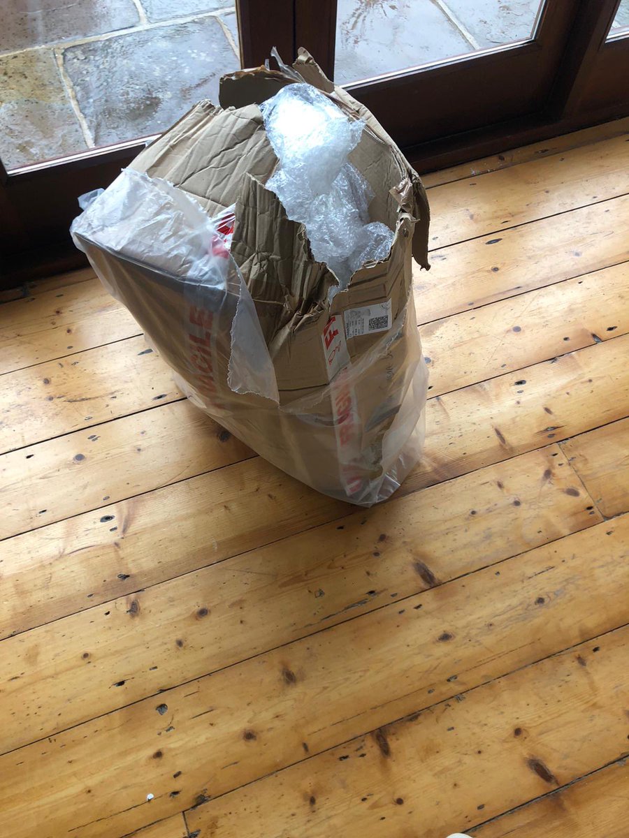 toodlepiphq's tweet photo. @RoyalMail @RoyalMailHelp So shocked at the photos I have received from a customer. Box was covered in FRAGILE tape, and had reinforced corners. This is supposed to be a lampshade!! What a disgrace! #royalmail #SmallBusiness https://t.co/L42Oyhb2aI