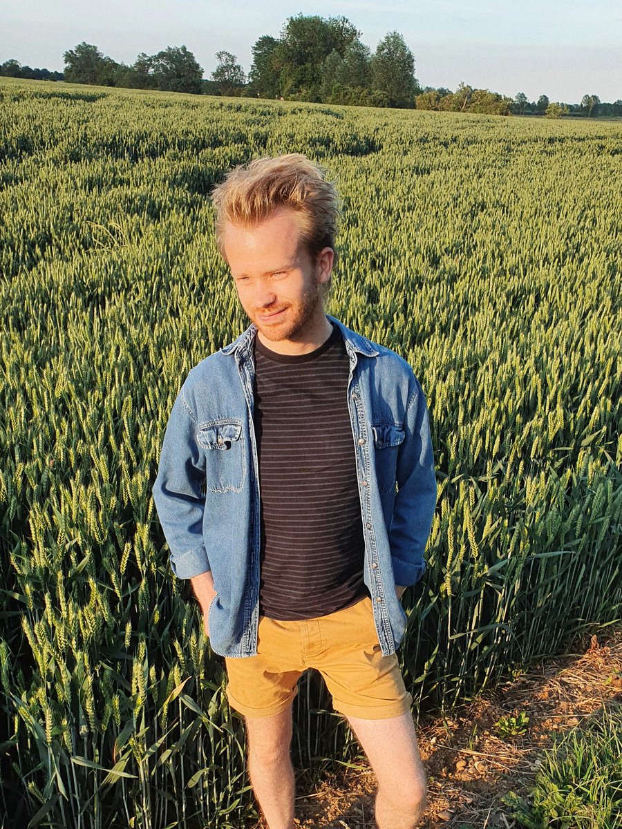 I'm happy because it's sunny and I'm recording new music soon 😎