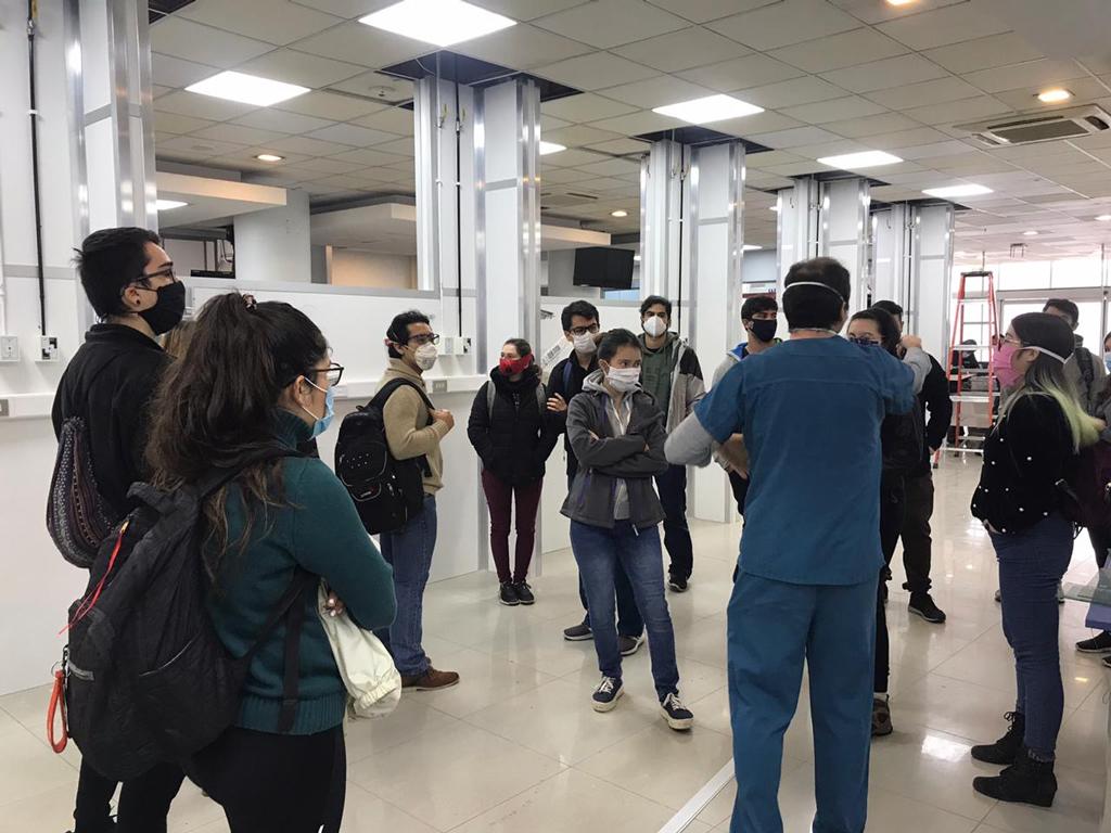 Una respuesta ejemplar: más de 600 voluntarios acudieron al llamado Hcuch <a href="/redclinica/">Hospital Clínico Universidad de Chile</a> -<a href="/MedicinaUChile/">Facultad de Medicina</a>  para la atención de pacientes Covid: uchile.cl/m164428