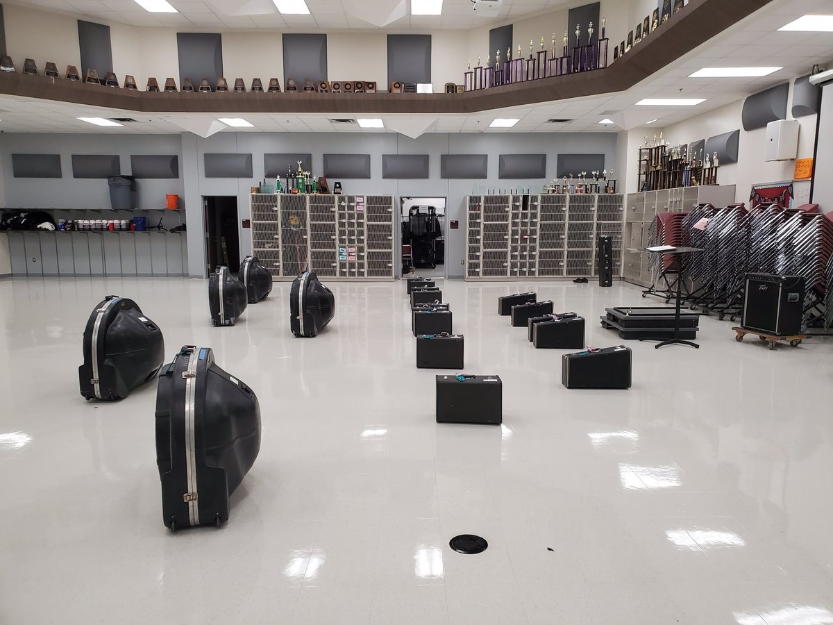 rhsmeb's tweet photo. They want to go home! Come and get them! Here until 6:45pm
School owmed instrument info at https://t.co/TZry6WS2BV
#NoInstrumentLeftBehind @meb_team https://t.co/Yc4BxSLald
