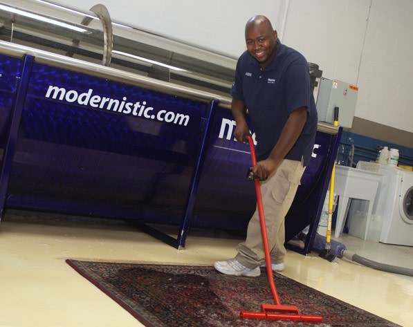Modernistic_MI's tweet photo. Our Modteam has extensively studied the art and science of area rug washing and we call it Rugology! #AreaRugs #Cleaning https://t.co/3w5yVkQ42S