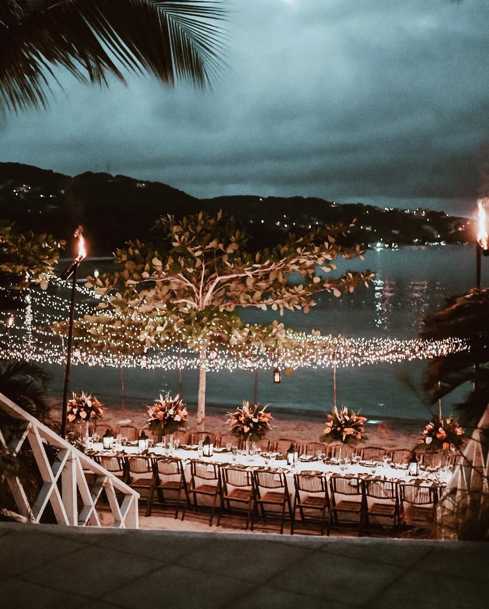 This rehearsal dinner setting on the beach is goals!  ⠀
⠀⠀
Design: Blooming Designs Ja ⠀
Photography: Tali photography   
(Via Instagram)
⠀
#RehearsalDinner #WeddingWeekend #WeddingReception #WeddingInspiration #WeddingDesign #WeddingStyling #WeddingFlowers #WeddingDinner