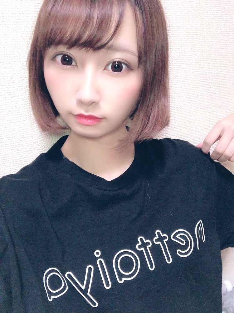 Tシャツ女子