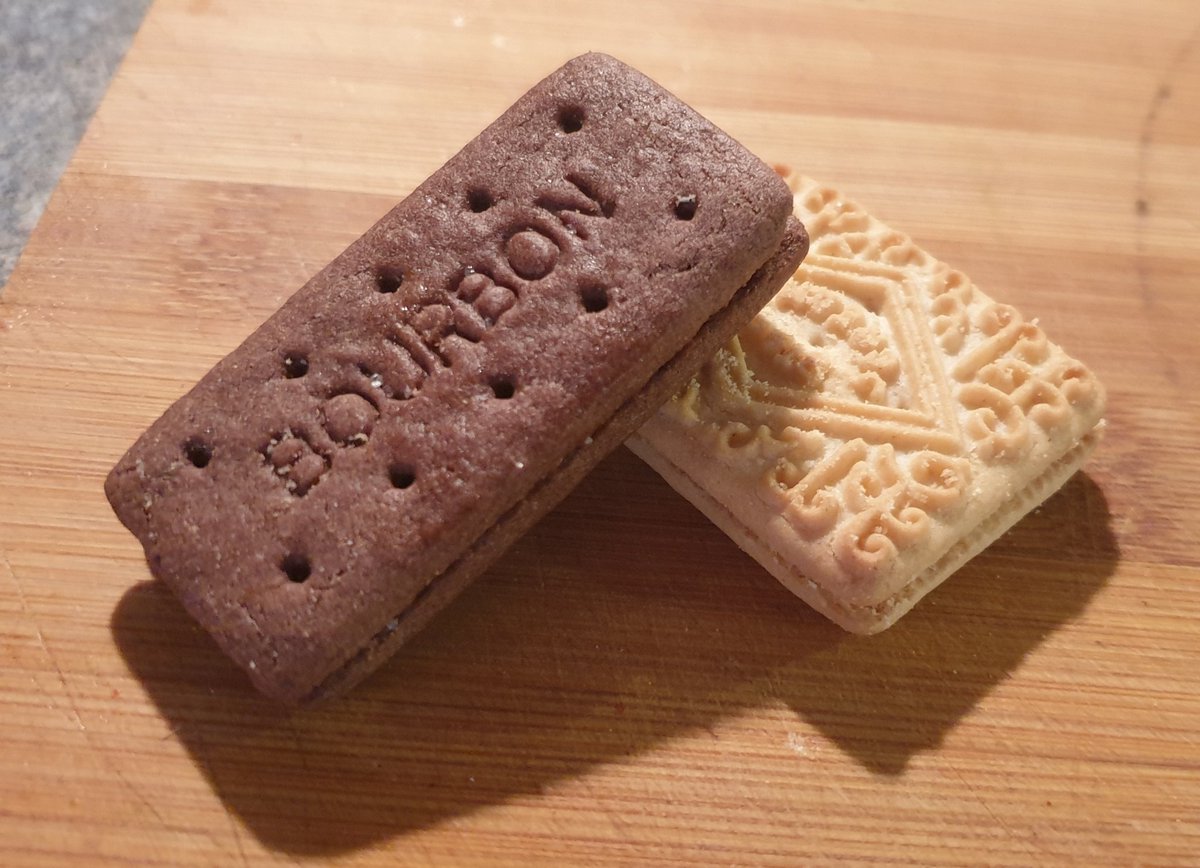spyfan7262's tweet image. RT for Bourbon, Like for Custard Cream
