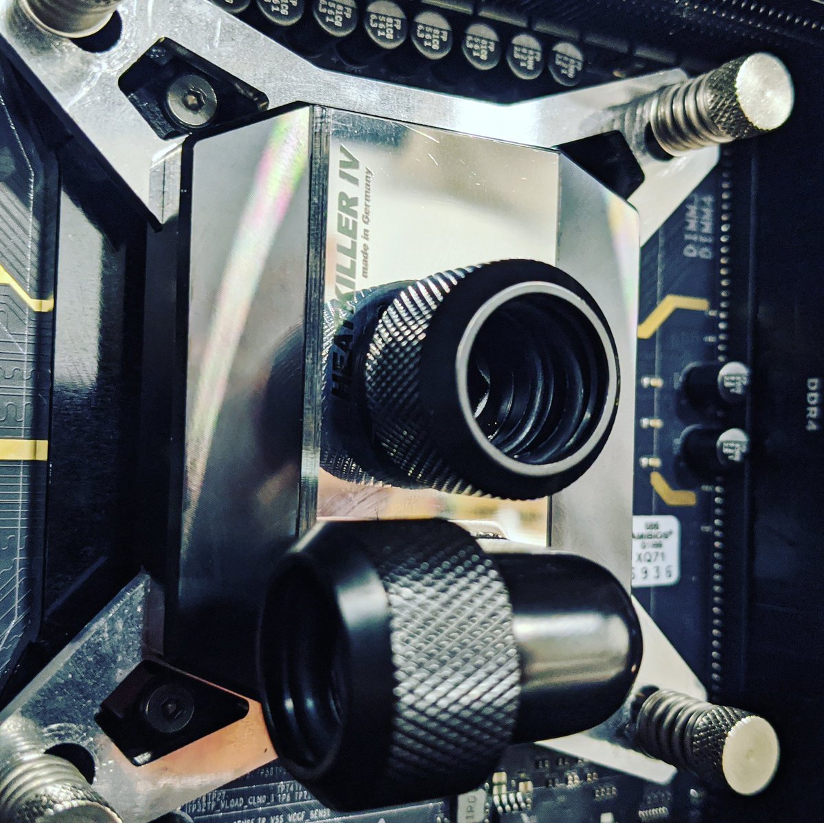 ModMyMods's tweet photo. Mmm that @WatercoolEN goodness!
Don't mind the dirty brackets, they'll get cleaned once it's complete ;)
#waterblock #heatkiller #cpublock #intel #IntelFTW #watercool #heatkilleriv #watercooling #watercooledPC #diy #pcparts #watercoolingparts https://t.co/LK7xhEPEh6