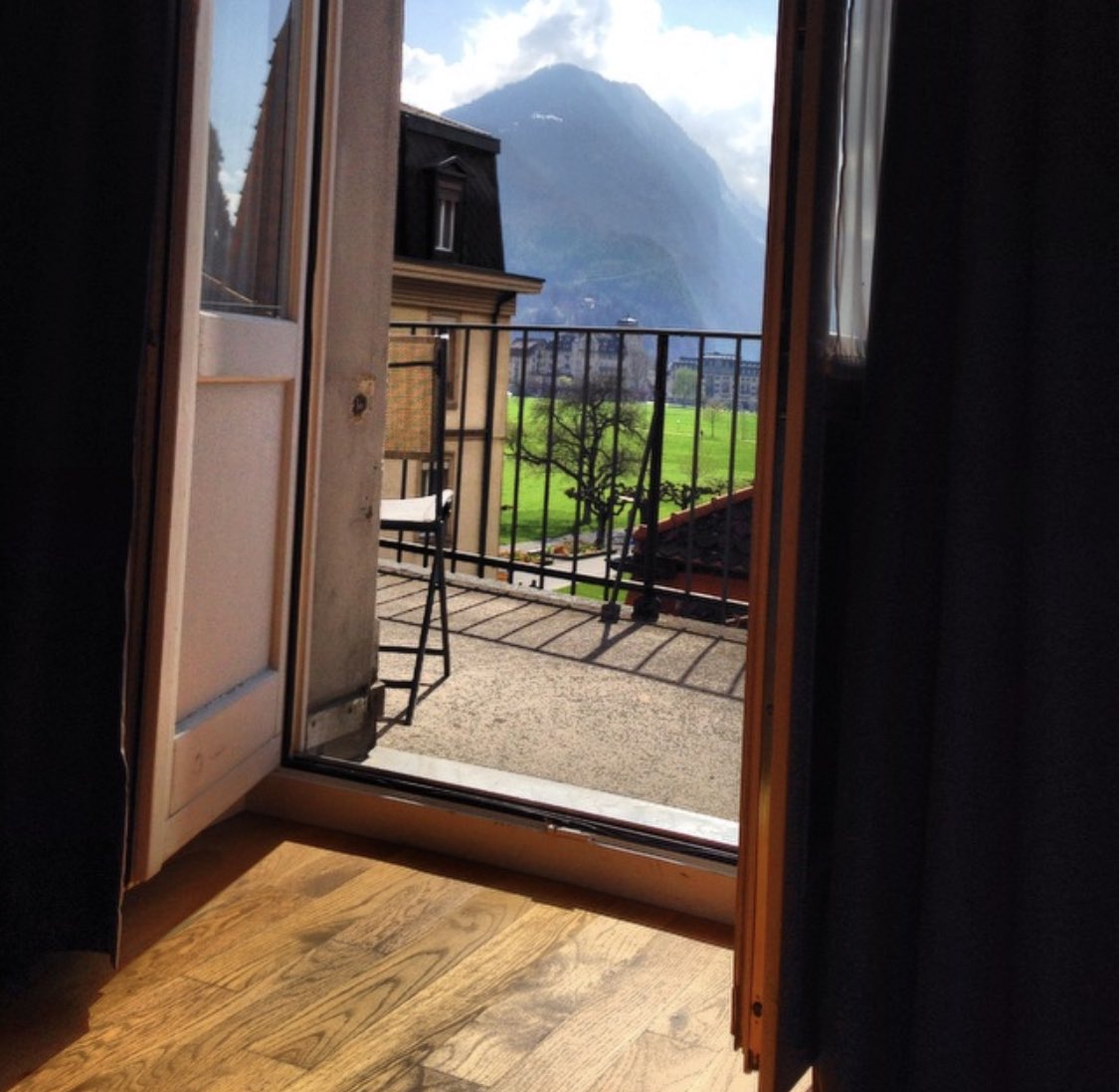 #صورة_من_خلف_النافذة

#انترلاكن ❤️