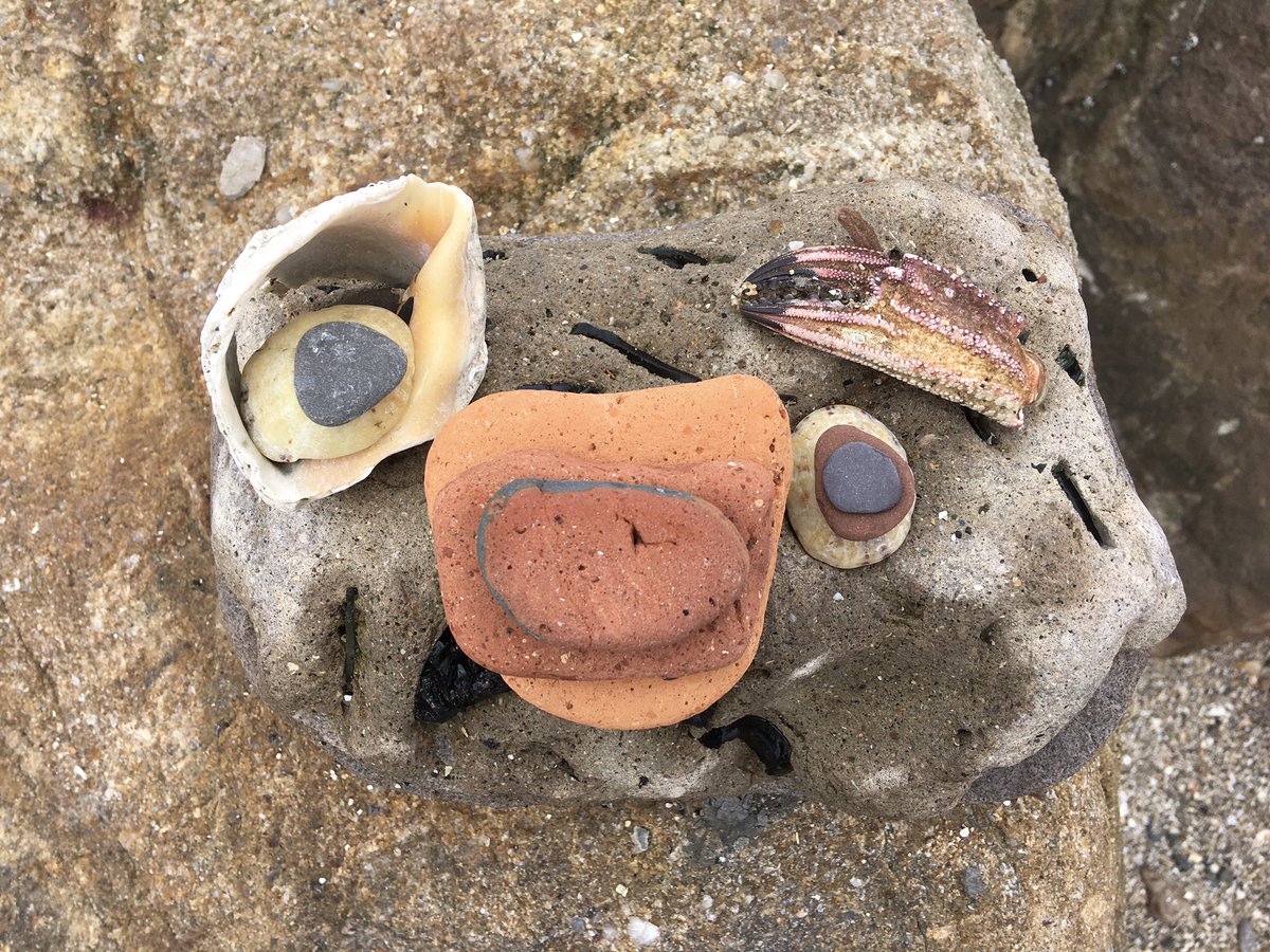 Copperchick1's tweet photo. Making funny faces on the beach this afternoon- we love transient art on the beach😀Expressive Arts activity week @MissRMillar @CockenziePS #transientart #outdoorlearning #funnyfaces https://t.co/yhnabWYV7V