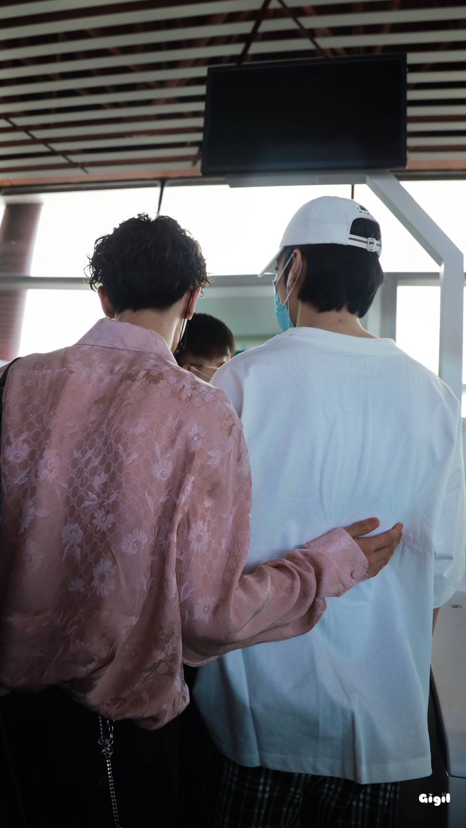 bitingslove's tweet photo. zhu magnet attacked again
@Gigil·1121x0318
#毕廷 #BiTing #ปี้ถิง #毕雯珺 #朱正廷 #BiWenjun #ZhuZhengting #NEX7 #Top76 https://t.co/hy4Xgt3rrG
