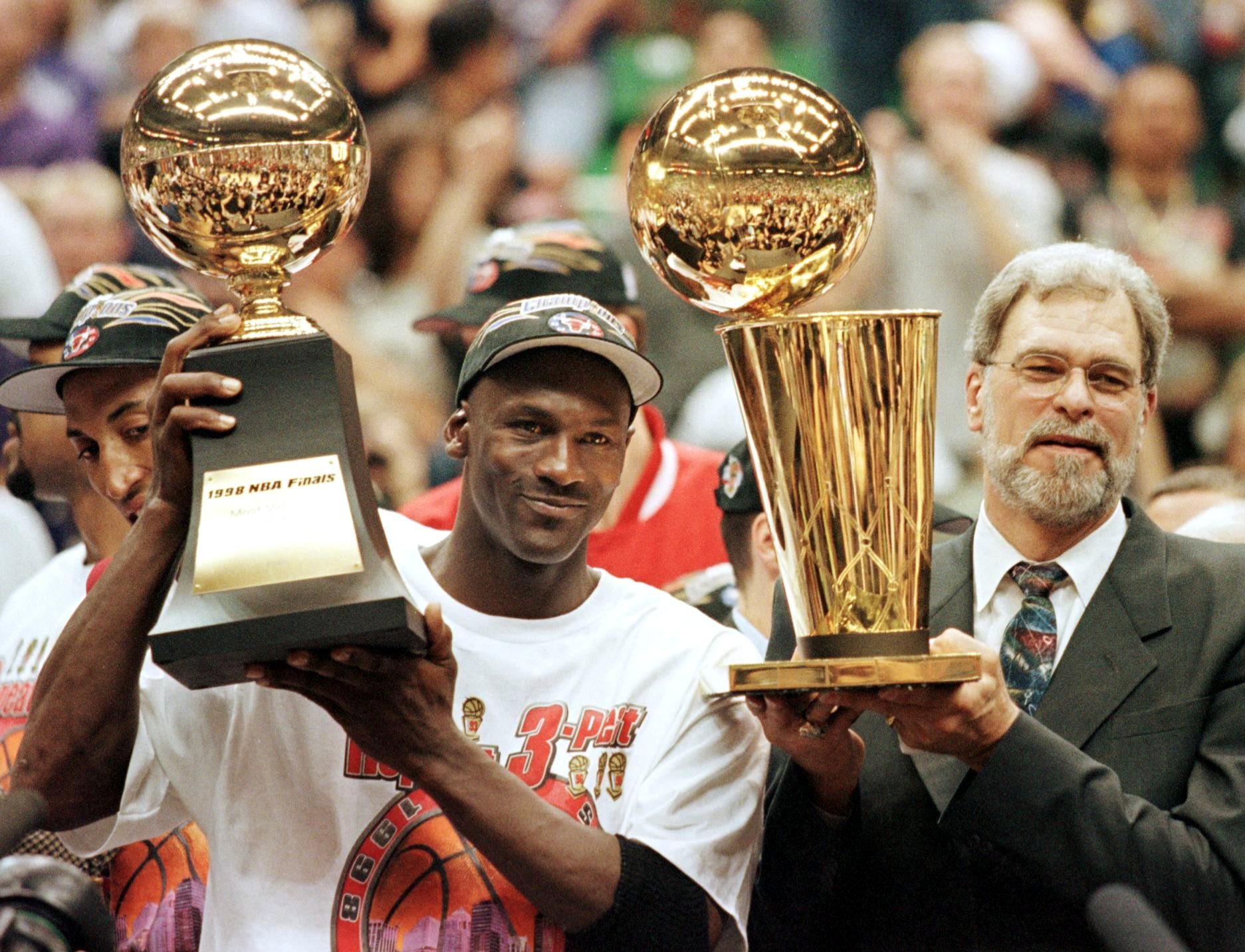 Javi Mendoza NBA on X Phil Jackson gano sus primeros 6 anillos como entrenador de los Chicago Bulls de Michael Jordan y Scottie Pippen. Los siguientes 5 con los Lakers de Kobe