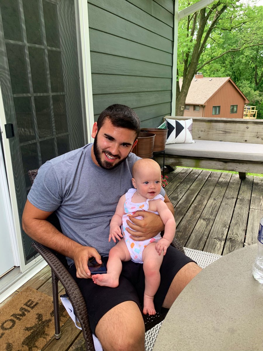 mooremt09's tweet photo. 🏈 makes Family 👌🏻👌🏿! Glad @AJ_Vasquez5 &amp; @clarencew226 stopped over to see us before the next football chapter begins! #theCAPTAINS  #RIDERedge https://t.co/tsZ3q847yi