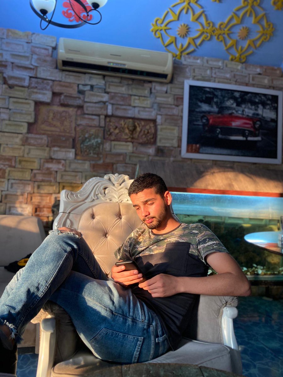 Eski resimlere baktım daldım bi sigara yaktım