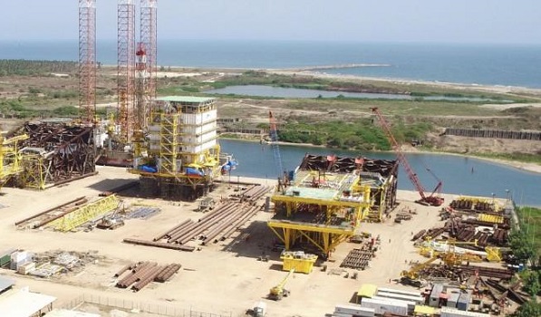 5) Pero vamos a magnas obras.El aeropuerto de Santa Lucía y la Refinería de Dos Bocas (no la imaginaria de su patrón en Tula, con la barda más cara que el muro de Trump) ya tienen un avance, no sólo superior a lo esperado, sino en desafío a la situación por el covid