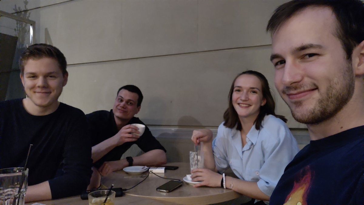 DieJungeMitteEO's tweet photo. Am heutigen #JPStammtisch haben wir uns endlich wieder physisch getroffen - ein gemütlicher Abend den wir alle nach den #Corona-Massnahmen gut gebrauchen konnten 🤗 #generationBDP https://t.co/Vuwp8SXZXa