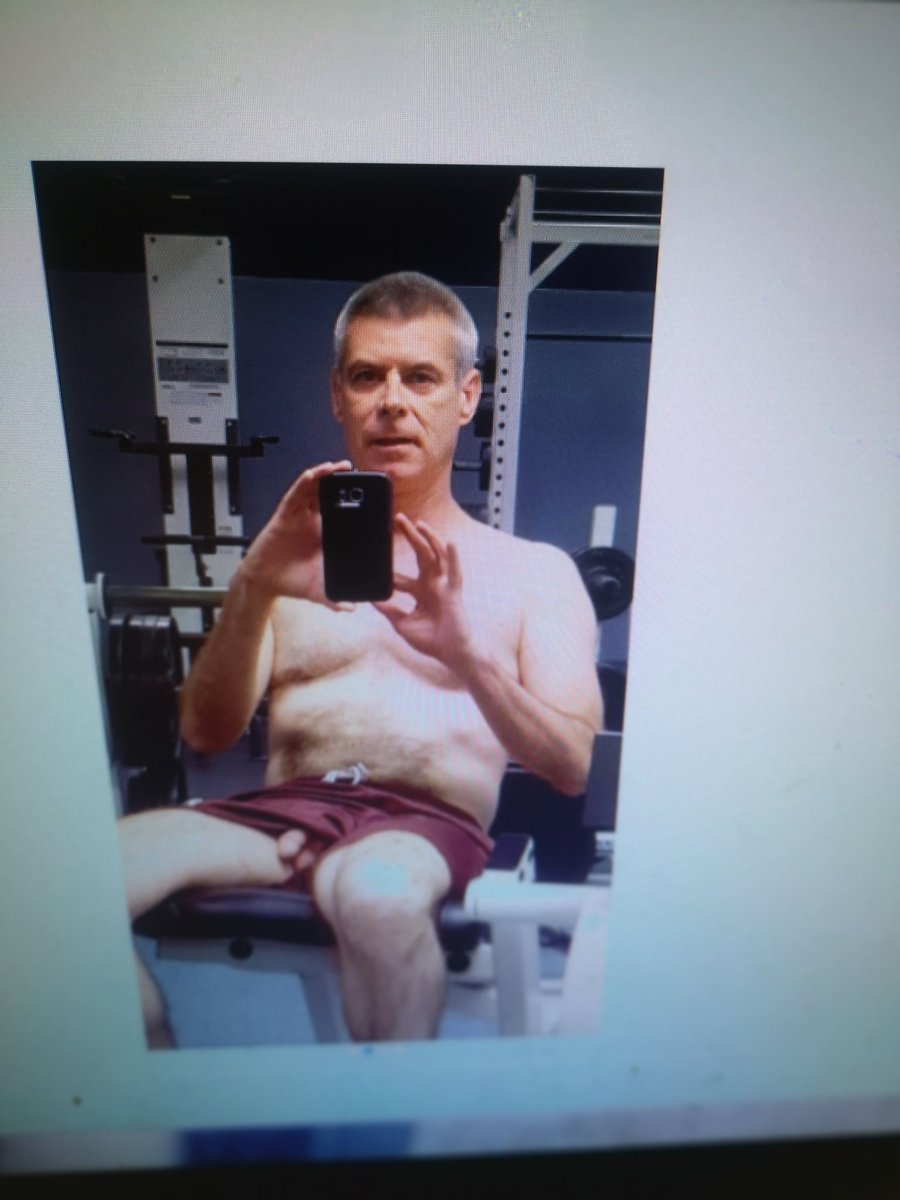 Urlly2's tweet photo. @Ask_WellsFargo wells fargo how can you allow this to your staff naked picture lol https://t.co/iUhjippGGf