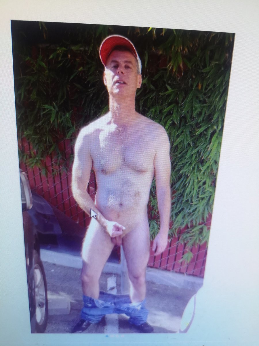 Urlly2's tweet photo. @Ask_WellsFargo wells fargo how can you allow this to your staff naked picture lol https://t.co/iUhjippGGf