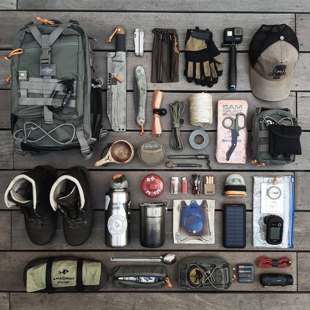 modernfirecraft's tweet image. The seasonal shifting of gear begins. 📷 @southwilds

Who else is changing up their packs for the summer season? 🎒🥾

#firekit #survivalskills #survival #adventure #backpacking #bushcraft #bushcrafting #geardump #woodsman #flatlay #tent #campfire #survivalgear