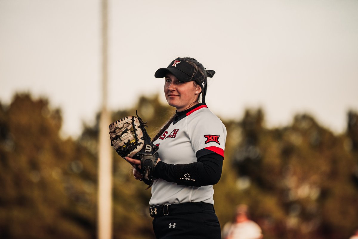 TexasTechSB's tweet photo. We are so grateful for the two years we’ve had with you, @shelbshenderson. We wish you nothing but happiness and success in your next chapter! 

📸 - https://t.co/yNAh7O7lAL

🔴#WreckEm⚫️ https://t.co/HJp5e0PlHy