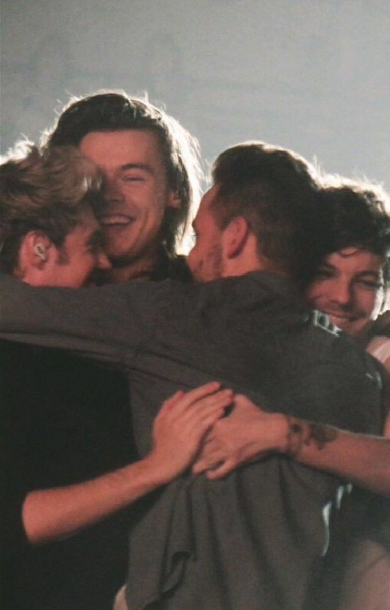 tommostightrope's tweet photo. #1DConcertOnlineStayAtHome
HISTORY NOOO https://t.co/mVSLxJAxd0