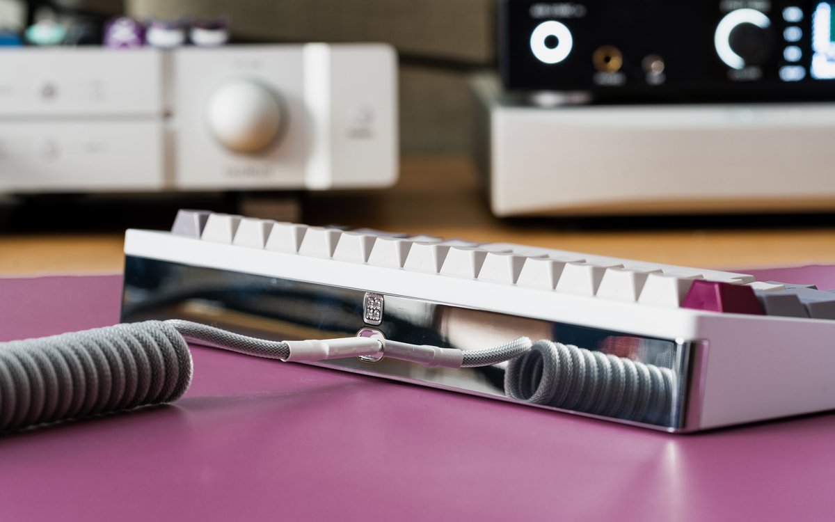 Keeping it Retro Classic

Grey &amp; Clear Coil

M60-A Keeb from <a href="/ramaworks/">RAMA WORKS®</a> + GMK DMG R2 by <a href="/TheKeyCompany/">The Key Company</a> 

📸 Photos by the one &amp; only iG <a href="/ninjapirate9901/">ninjapirate9901</a>