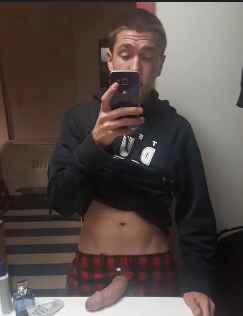 GuysLatin's tweet photo. My dick 😈 https://t.co/2CMtkiPEVv