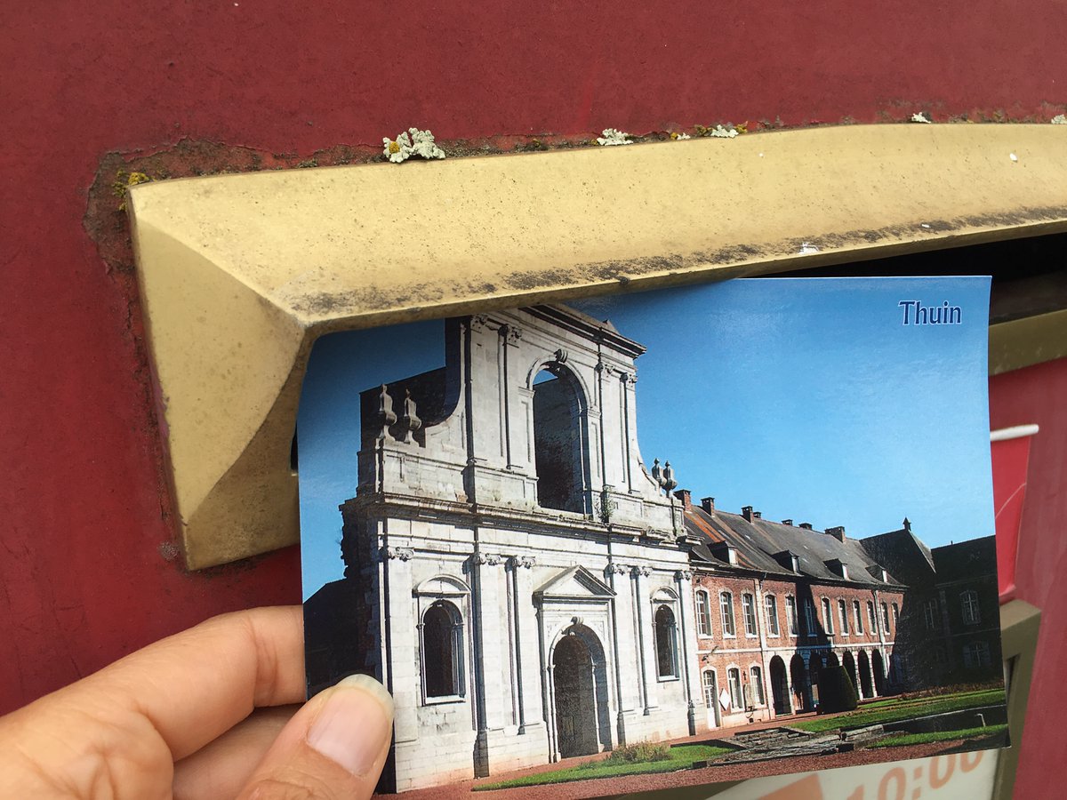 EmilieMontreal's tweet photo. [Un jour, une carte, un peu de #Wallonie]
Jour 63 - Carte 63
Notre carte postale de l'Abbaye d'Aulne à Thuin 🇧🇪 prend la direction de Ligny📨
Au programme : ruines cisterciennes, jardin paysager, espace de promenade et une délicieuse bière 🍻
#WallonieNature et gourmande ! 😋 https://t.co/P99ckmUuj1