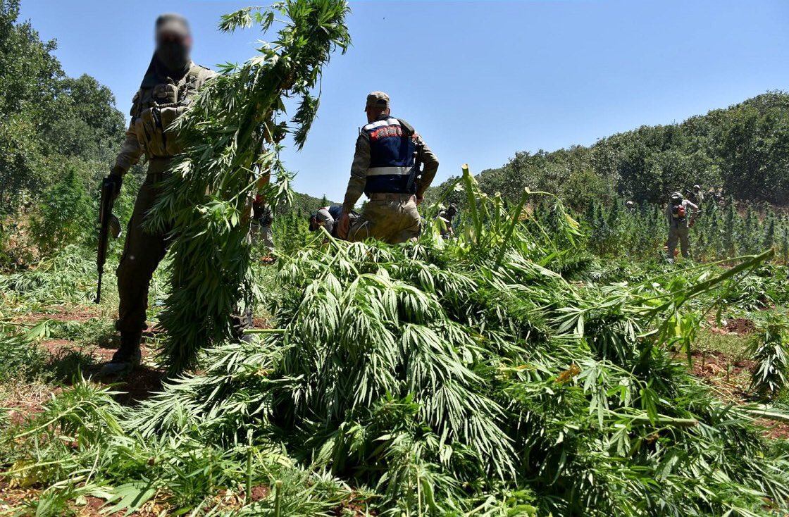Une des plus grosses sources de financement du PKK c’est le trafic de stupéfiants !En vendant des tonne de drogues ils contribuent à l’empoisonnement de la santé des personnes de chaque coin du monde ! @MILDECAgouv @Place_Beauvau  @douane_france @MinSoliSante  @OFDT #PKKlies