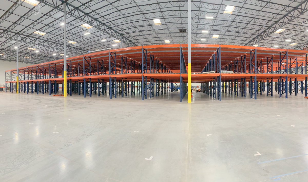 STARRACK_INC's tweet photo. Progress of the project at Rialto CA by @STARRACK_INC crew 👷♂️👷♂️👷♂️👷♂️👷♂️👷♂️👷♂️👷♂️💪💯🔛🔝👍. #rackinstallation #starrackinc #warehouse #racks #crew #inlandempire #rialto #materialhandling #warehouserack https://t.co/5cKvyClc2f